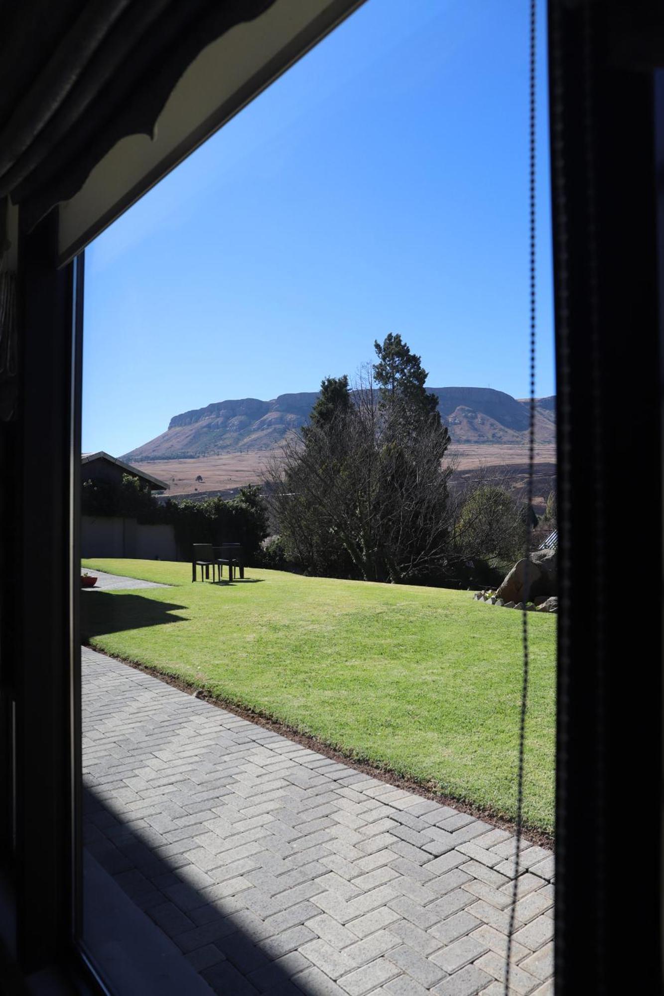 The Raz Bed & Breakfast Harrismith Bagian luar foto